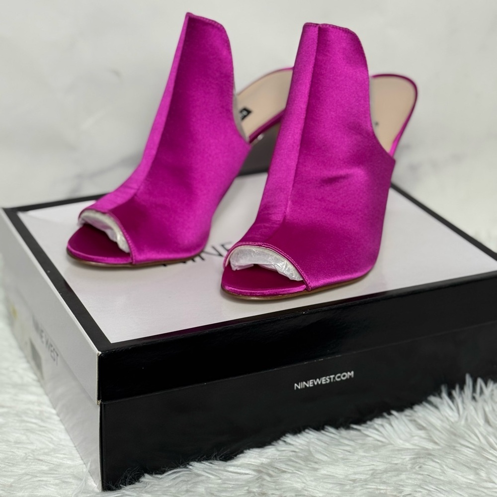 NEW in Box Nine West Women's Pink Satin Peep Toe Mules Heels